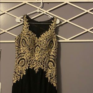 Beautiful mermaid style black/gold evening gown
